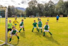 Konzentriert beim Spiel - FC Kochelsee vs SV Bad Heilbrunn (grüne Trikots)